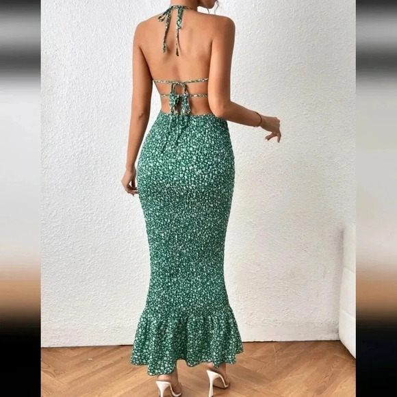 Ditsy Floral Print Tie Backless Mermaid Hem Halter Dress - Picture 4 of 6